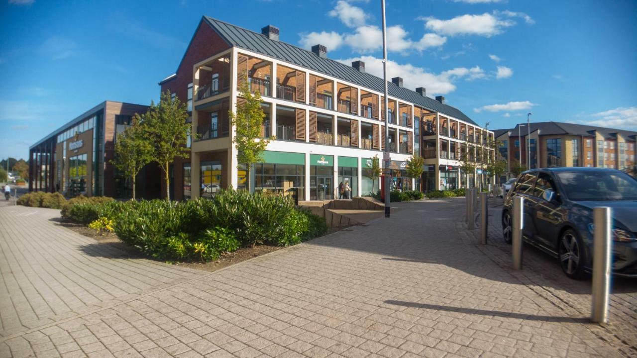 Central Townhouse With Parking Telford Extérieur photo